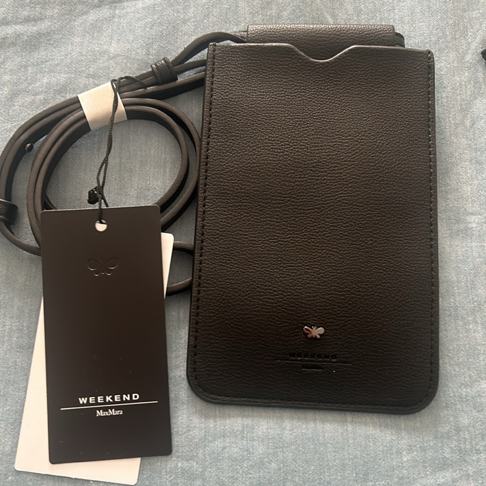 Weekend Max Mara NWT Mobile phone case black, comes with original duster bag